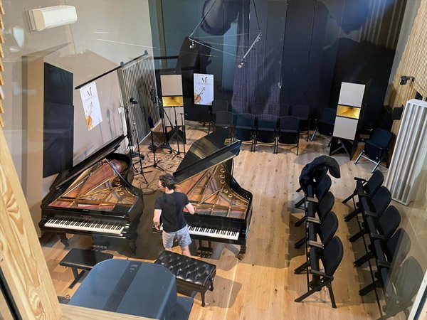 Bobby-Avey-steinway-2