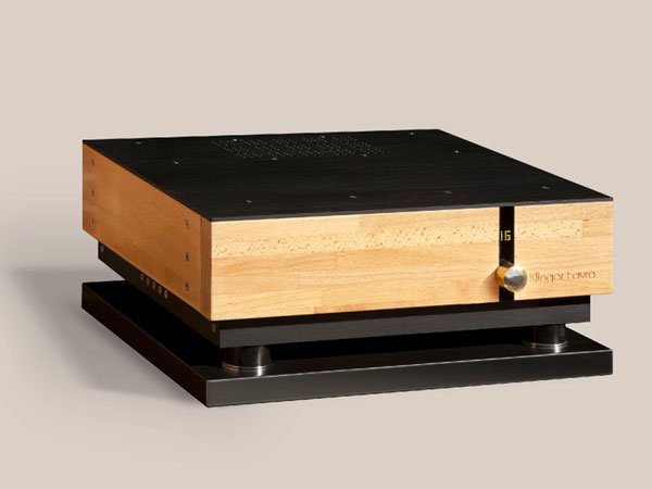 Klinger-Favre-Audio-The-Master-Amplifier-onesoulgroup